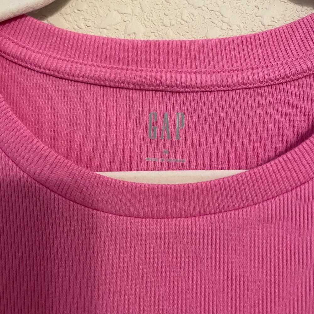 Gap Ruffle Sleeve Top NWOT - Picture 4 of 5